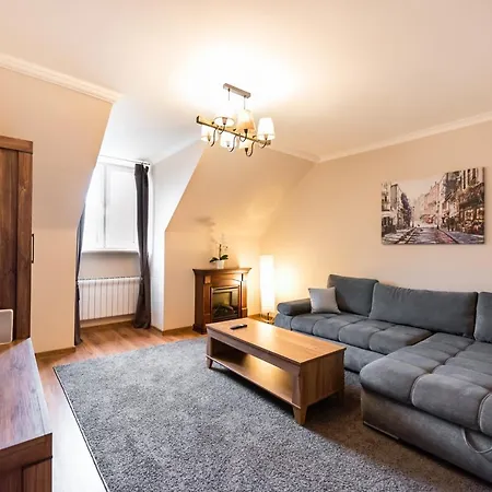 Old Town Market Place Penthouse דירה ורשה