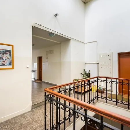 Old Town Market Place Penthouse By Bookinghost