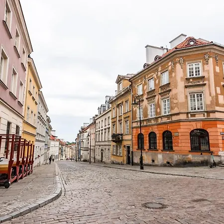 Old Town Market Place Penthouse Apartman *