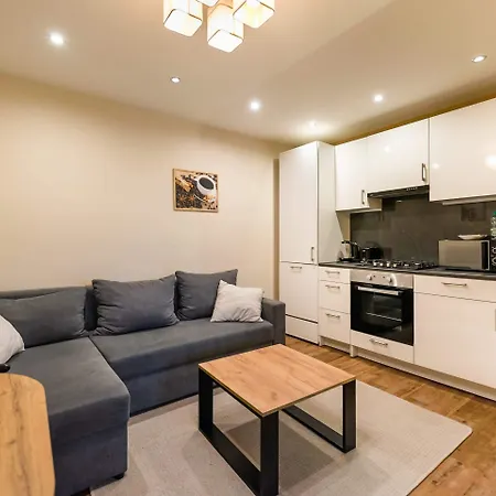 Апартаменты Old Town Market Place Penthouse By Bookinghost