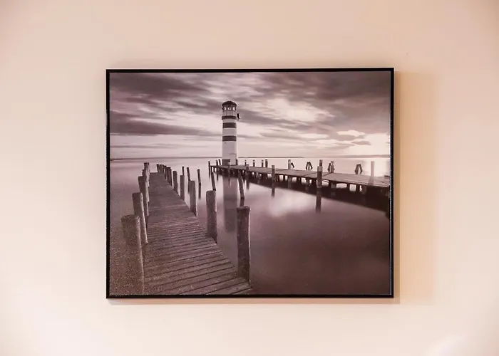 Old Town Market Place Penthouse By Bookinghost