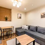 Old Town Market Place Penthouse By Bookinghost *