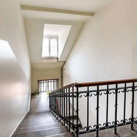 Old Town Market Place Penthouse By Bookinghost