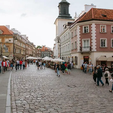 Old Town Market Place Penthouse By Bookinghost