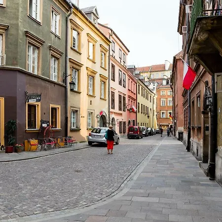 Old Town Market Place Penthouse By Bookinghost